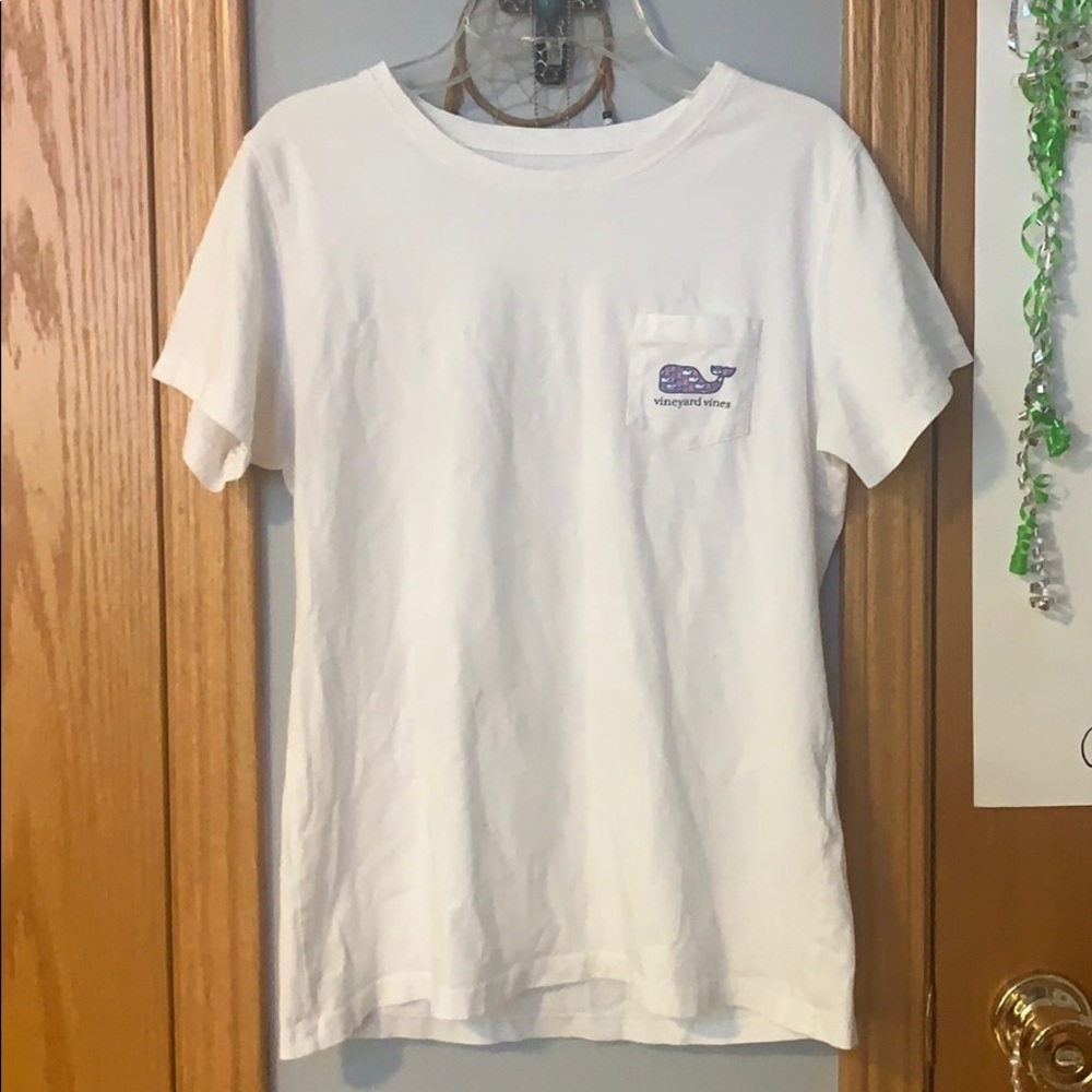 Vineyard vines breast cancer t shirt